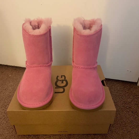 NIB UGG Bailey Bow Star Boots - Picture 5 of 5